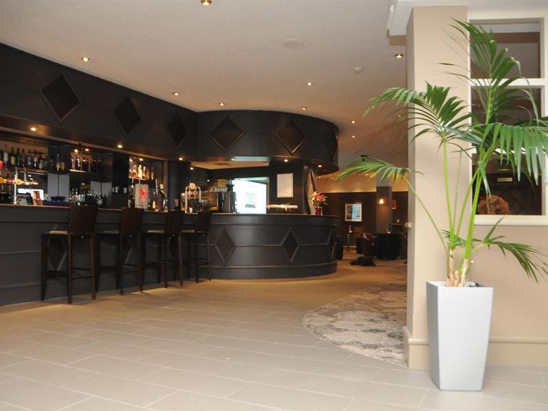 Doubletree By Hilton Aberdeen Treetops Exterior photo