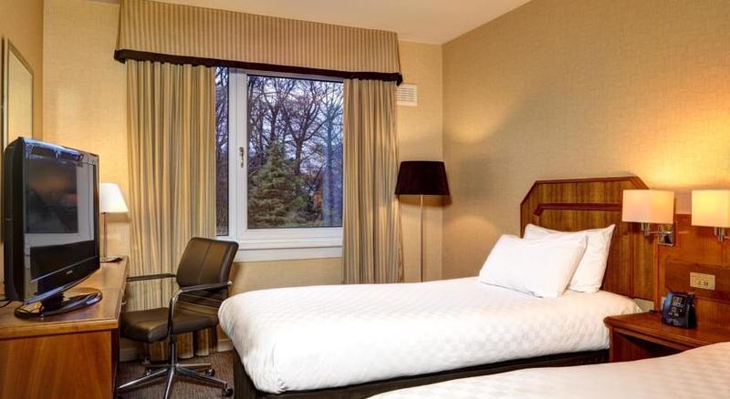 Doubletree By Hilton Aberdeen Treetops Exterior photo
